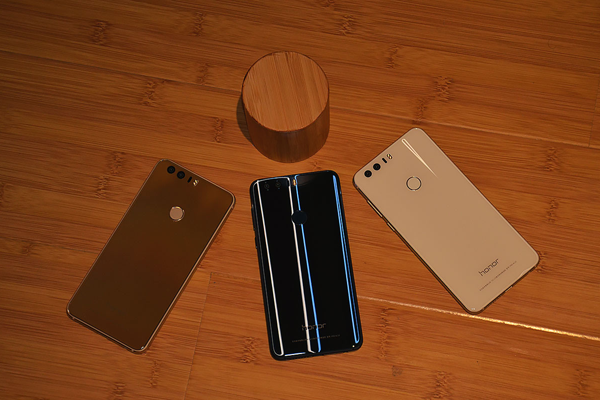 華為榮耀8發(fā)布:前后雙玻璃設計 1999元起售-鋒巢網(wǎng)