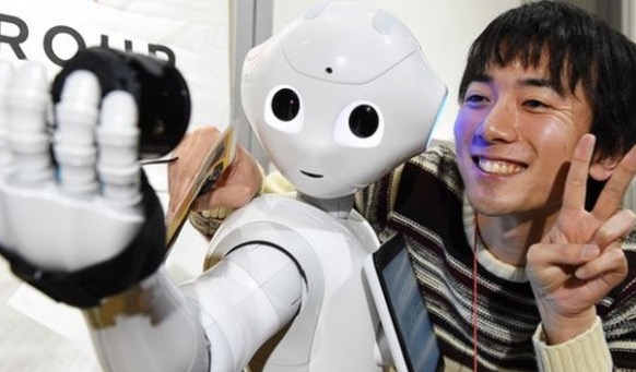 狗血：男子偷室友機器人，結(jié)果機器人發(fā)短信告訴了主人！-鋒巢網(wǎng)