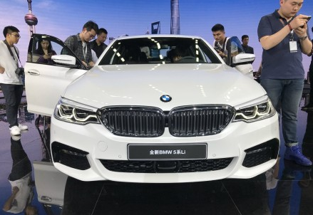 全新寶馬5系LiM 完美詮釋“中等價格享受高等豪華”-鋒巢網(wǎng)