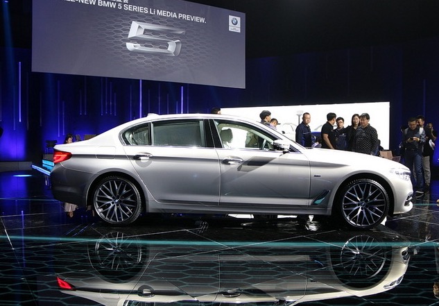 全新寶馬5系LiM 完美詮釋“中等價格享受高等豪華”-鋒巢網(wǎng)