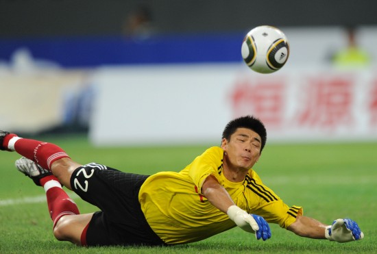 世界級(jí)豪車——蘭博基尼 在迪拜被當(dāng)“球門”,隨便射？-鋒巢網(wǎng)