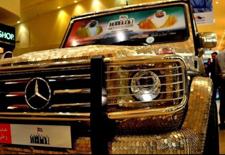 迪拜：有錢沒地兒花 豪車金錢玩命造-鋒巢網(wǎng)