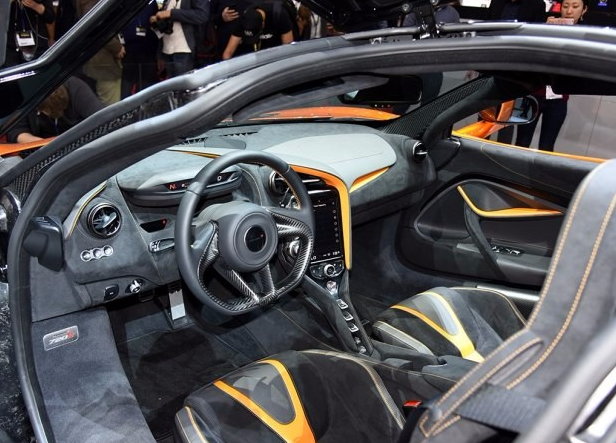 全新旗艦跑車 邁凱輪720S現(xiàn)已上市 405.4萬元起售-鋒巢網(wǎng)