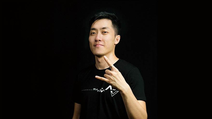 過氣網(wǎng)紅王自如反思：這個時代沒有聰明人，只有年輕人-鋒巢網(wǎng)