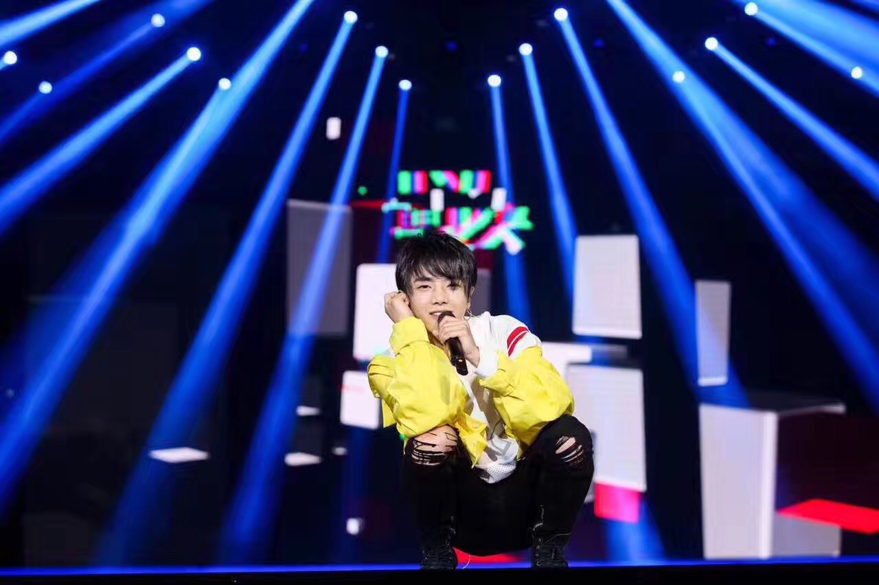 映客櫻花女神盛典：劉嘉玲李宇春傾情助陣 揭曉主播女神-鋒巢網(wǎng)