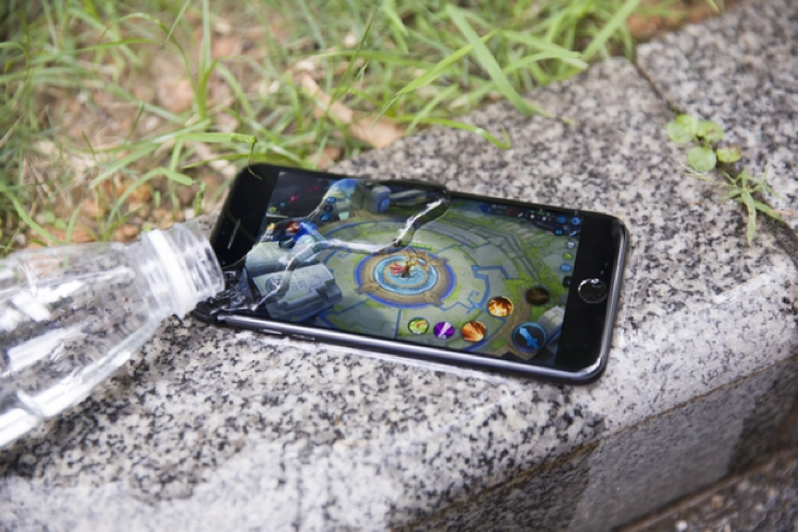 國民游戲+國民手機 iPhone7 Plus王者榮耀定制版圖賞-鋒巢網(wǎng)