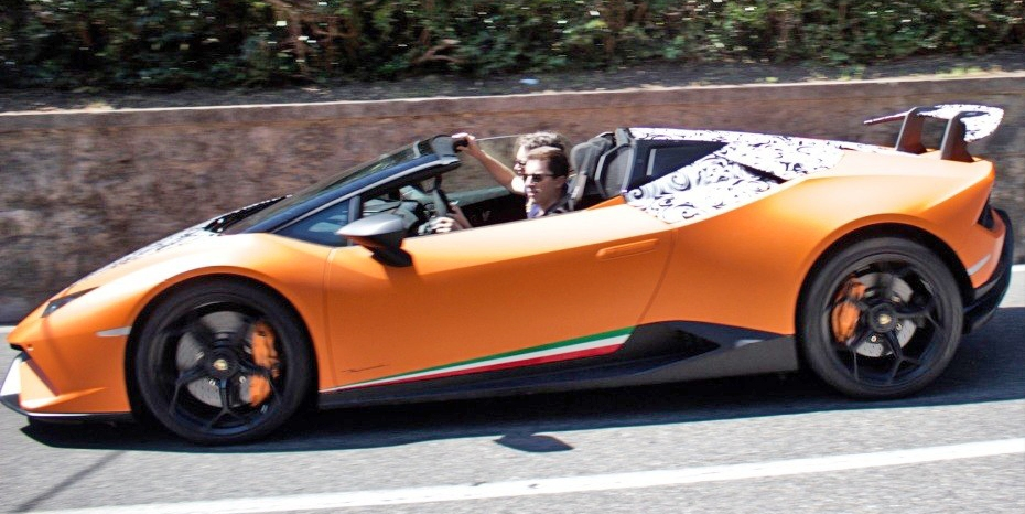 蘭博基尼Huracan Performante敞篷版驚喜亮相街頭，于9月法蘭克福車展正式發(fā)布-鋒巢網(wǎng)