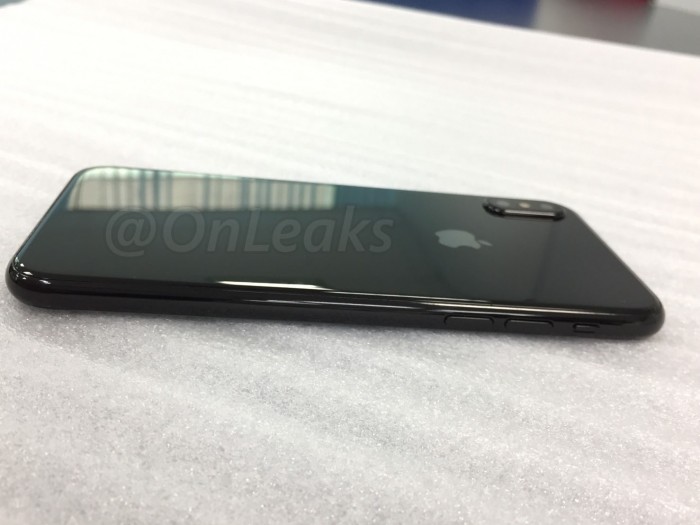 onLeaks大神爆料iPhone8真機(jī)諜照：光學(xué)指紋已解決？-鋒巢網(wǎng)