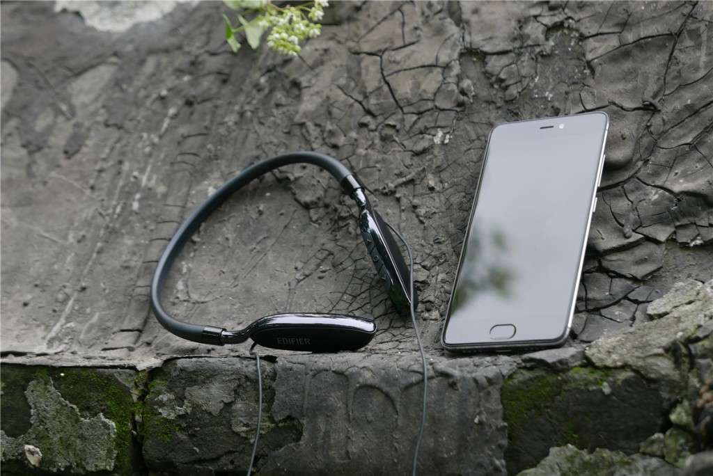 漫步者W360BT藍(lán)牙耳機(jī)體驗(yàn)：舒適的佩戴感和寬松的聽感-鋒巢網(wǎng)