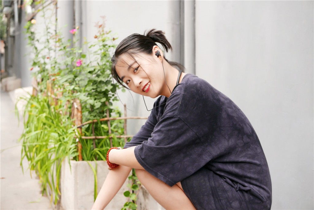 漫步者W360BT藍(lán)牙耳機(jī)體驗(yàn)：舒適的佩戴感和寬松的聽感-鋒巢網(wǎng)