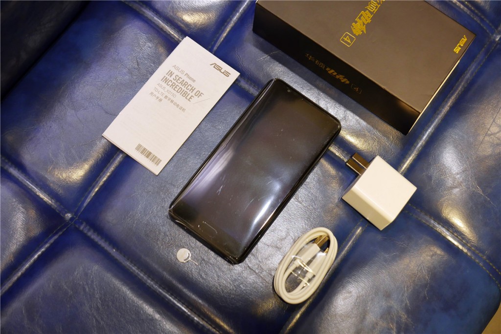 5000mAh大容量電池+雙鏡頭設計 華碩電神4評測-鋒巢網(wǎng)