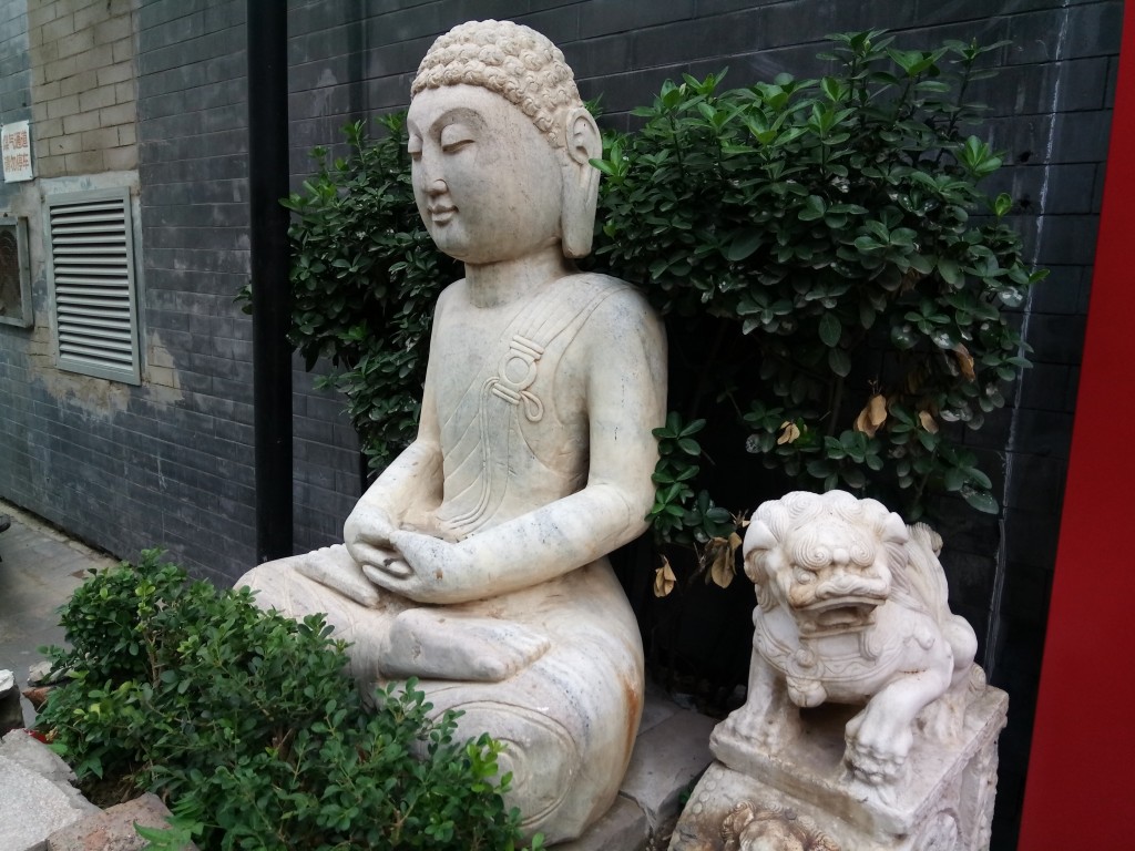 5000mAh大容量電池+雙鏡頭設計 華碩電神4評測-鋒巢網(wǎng)