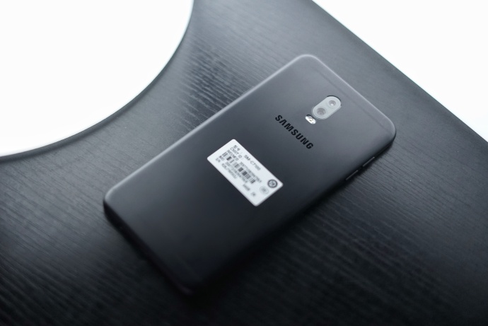 三星發(fā)布Galaxy C8：1999元的P25處理器+雙鏡頭-鋒巢網(wǎng)