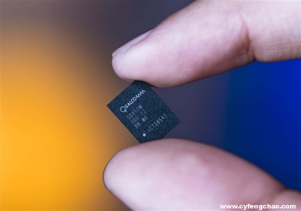 高通展示全球第一款5G原型機(jī)：基于X50基帶5G機(jī)型或在2019年登場-鋒巢網(wǎng)