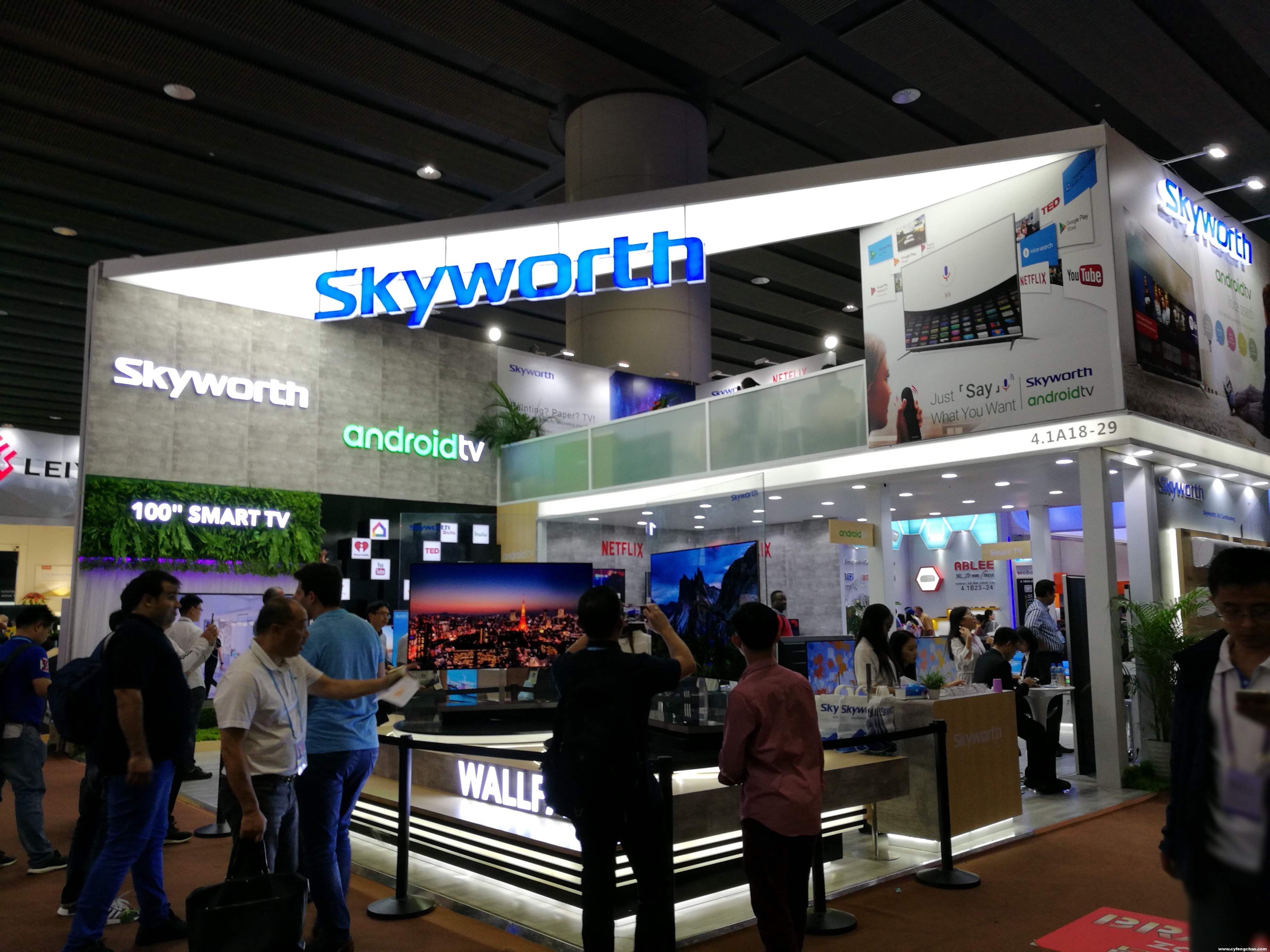 創(chuàng)維攜強(qiáng)大產(chǎn)品陣容亮相廣交會(huì) 為十九大獻(xiàn)禮-鋒巢網(wǎng)