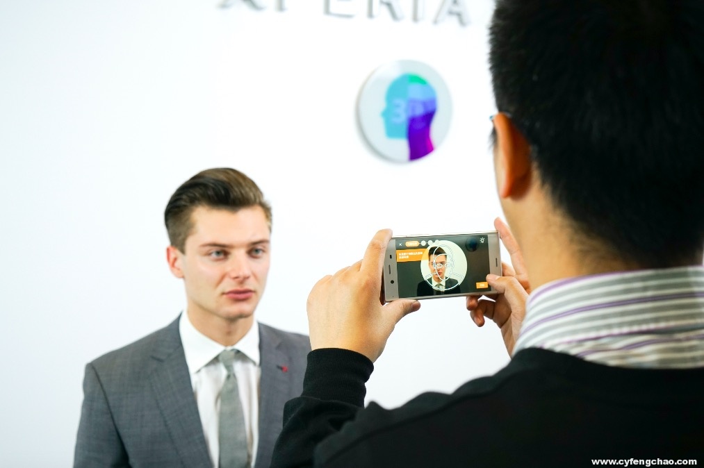 索尼聯(lián)合京東推Xperia系列新品，限量朱砂紅配色成焦點(diǎn)-鋒巢網(wǎng)