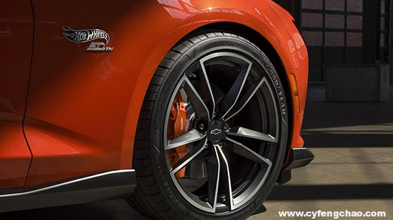 雪佛蘭科邁羅腳踏“風(fēng)火輪”，將兒時(shí)夢(mèng)想變?yōu)楝F(xiàn)實(shí)-鋒巢網(wǎng)