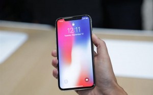 罕見！iPhone X的雙電池設(shè)計(jì)亮相-鋒巢網(wǎng)