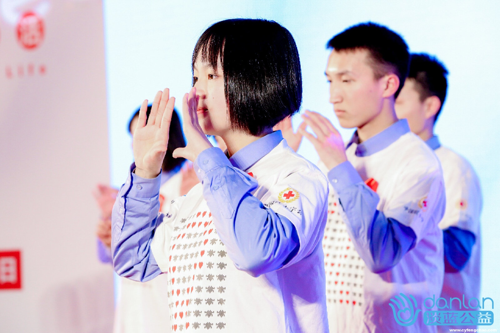 Blued聯(lián)合中國(guó)疾控中心：助力青春零艾滋 讓教育的笑容遞向彩虹-鋒巢網(wǎng)