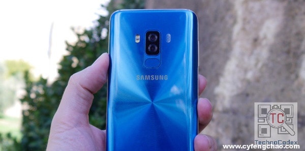 三星Galaxy S9渲染圖曝光 下巴更窄或?qū)⑴鋫涿娌孔R(shí)別-鋒巢網(wǎng)