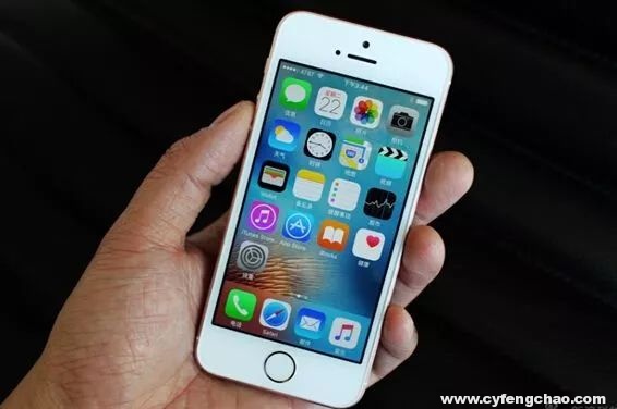 無劉海簡化版iPhone X 新鮮出爐？-鋒巢網(wǎng)