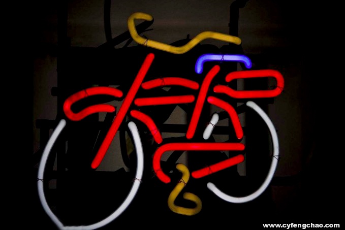 共享單車行業(yè)崩盤加速 誰為用戶押金做主？-鋒巢網(wǎng)