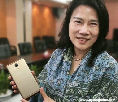 你的手機(jī)敢摔嗎？倒貼都無(wú)人敢要？？-鋒巢網(wǎng)