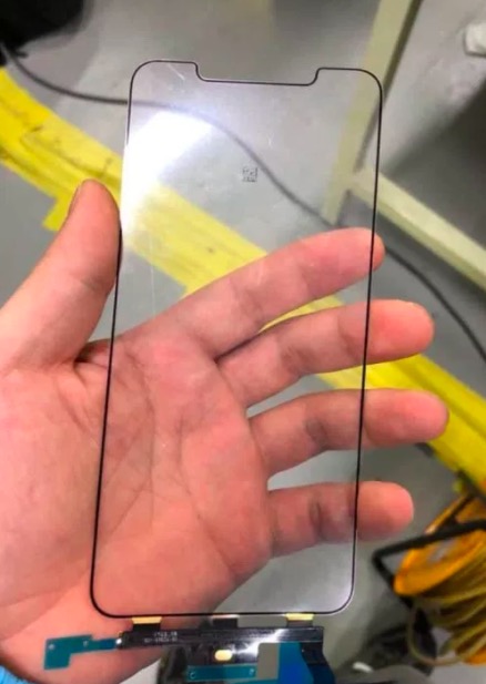 疑似蘋果iPhone X Plus 玻璃屏幕組件泄露-鋒巢網