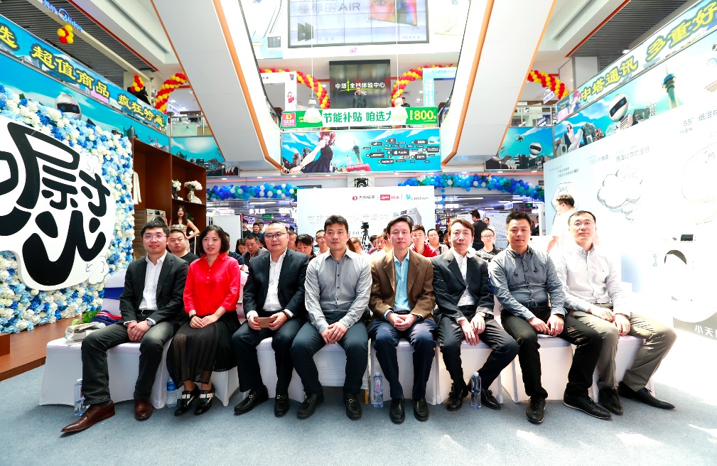 首創(chuàng)免熨干衣機(jī)，小天鵝黑科技創(chuàng)新升級(jí)-鋒巢網(wǎng)