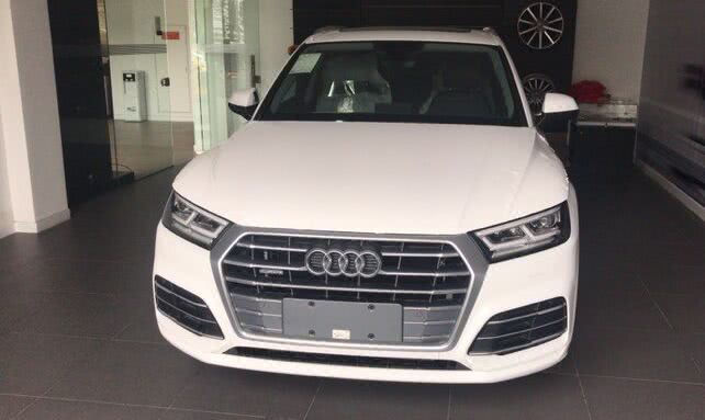 18款?yuàn)W迪Q5到店，售價(jià)曝光，網(wǎng)友：這售價(jià)能把奔馳寶馬打趴下-鋒巢網(wǎng)