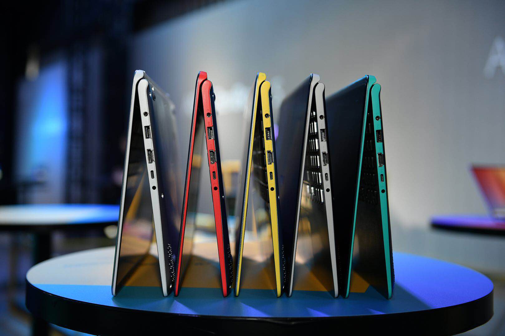 驚艷COMPUTEX2018 蓋爾·加朵為華碩全新靈耀輕薄本-鋒巢網