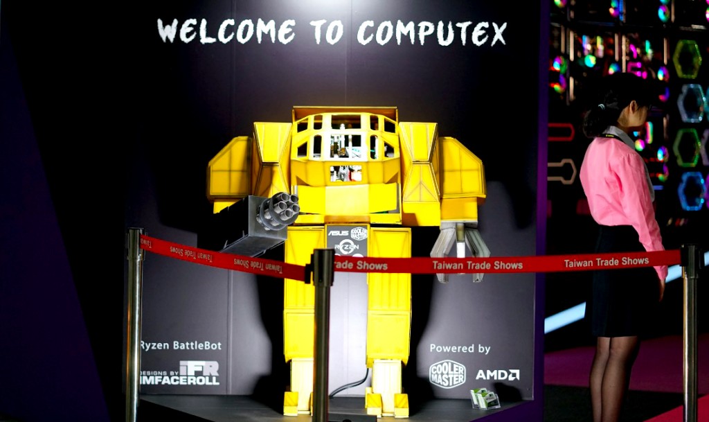 鋒巢網(wǎng)圖文直播| 帶你橫掃2018臺(tái)北電腦展-鋒巢網(wǎng)