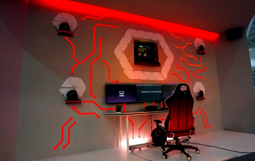 鋒巢網(wǎng)圖文直播| 帶你橫掃2018臺(tái)北電腦展-鋒巢網(wǎng)