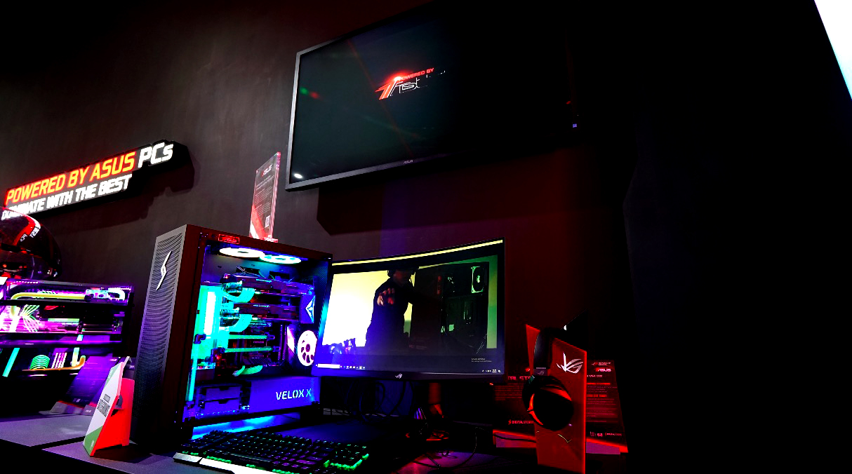 鋒巢網(wǎng)直播| 2018臺北電腦展：只為勇者而生 華碩ROG&靈耀X新品發(fā)布會直播-鋒巢網(wǎng)