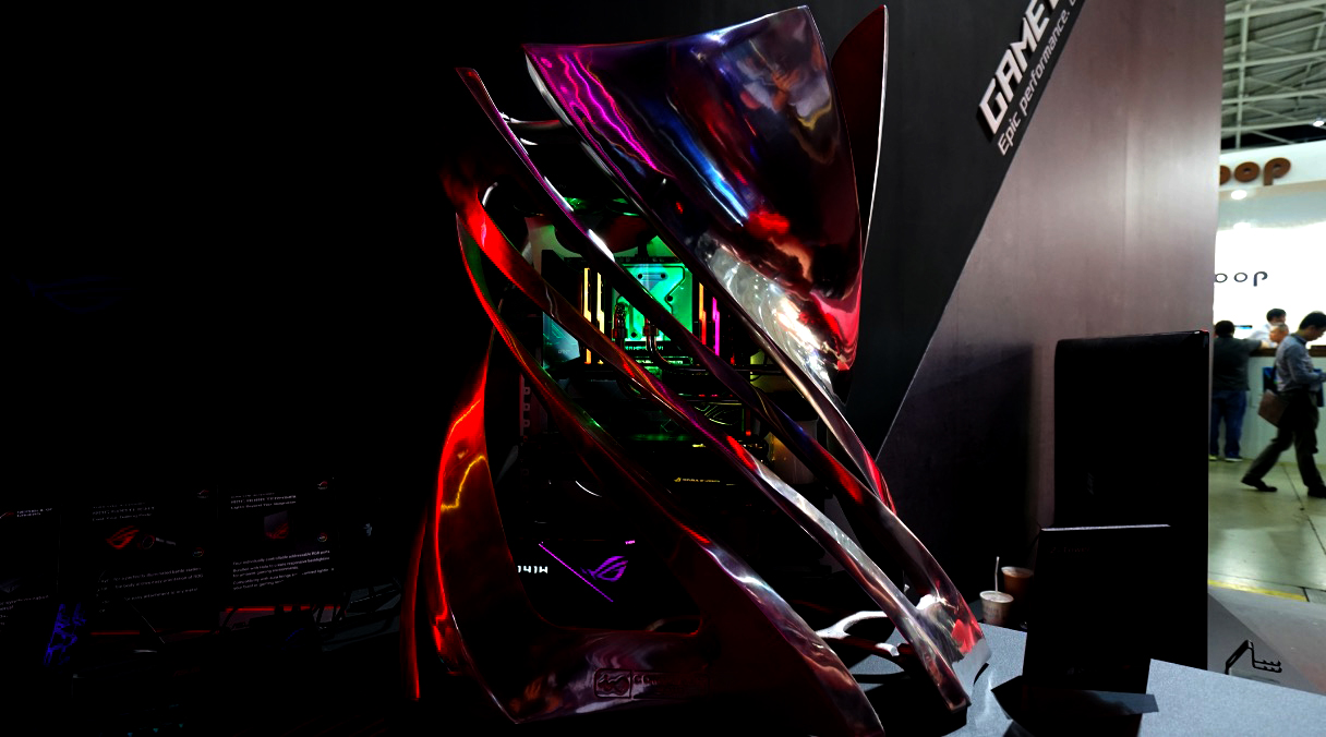 鋒巢網(wǎng)直播| 2018臺北電腦展：只為勇者而生 華碩ROG&靈耀X新品發(fā)布會直播-鋒巢網(wǎng)