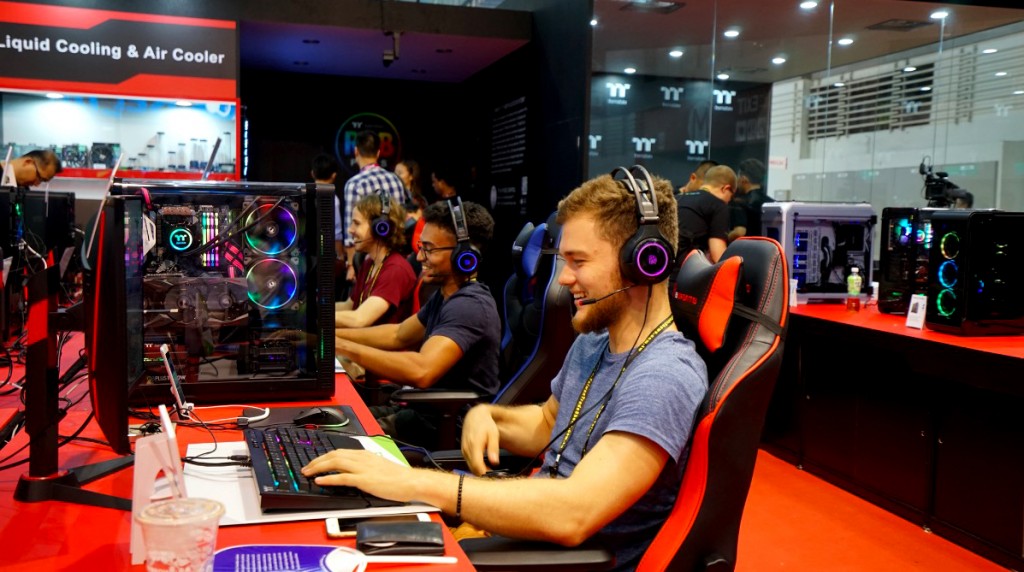 鋒巢網(wǎng)圖文直播| 帶你橫掃2018臺(tái)北電腦展-鋒巢網(wǎng)