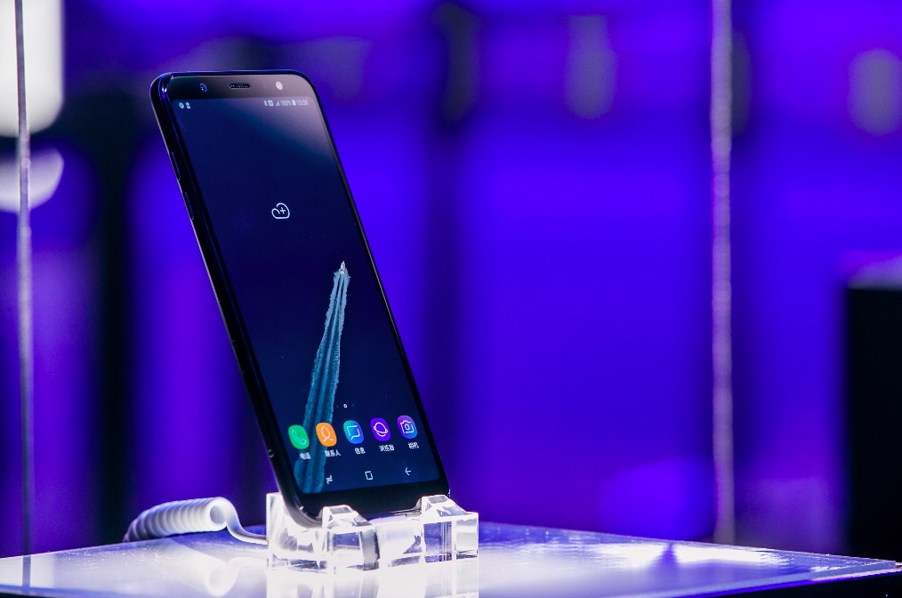 2400萬AI純粹美拍，三星做出了一款年輕人都愛的智能手機-鋒巢網(wǎng)