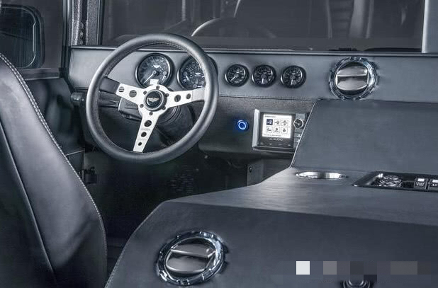 軍用悍馬H1，帶你領略什么是極致奢華-鋒巢網(wǎng)