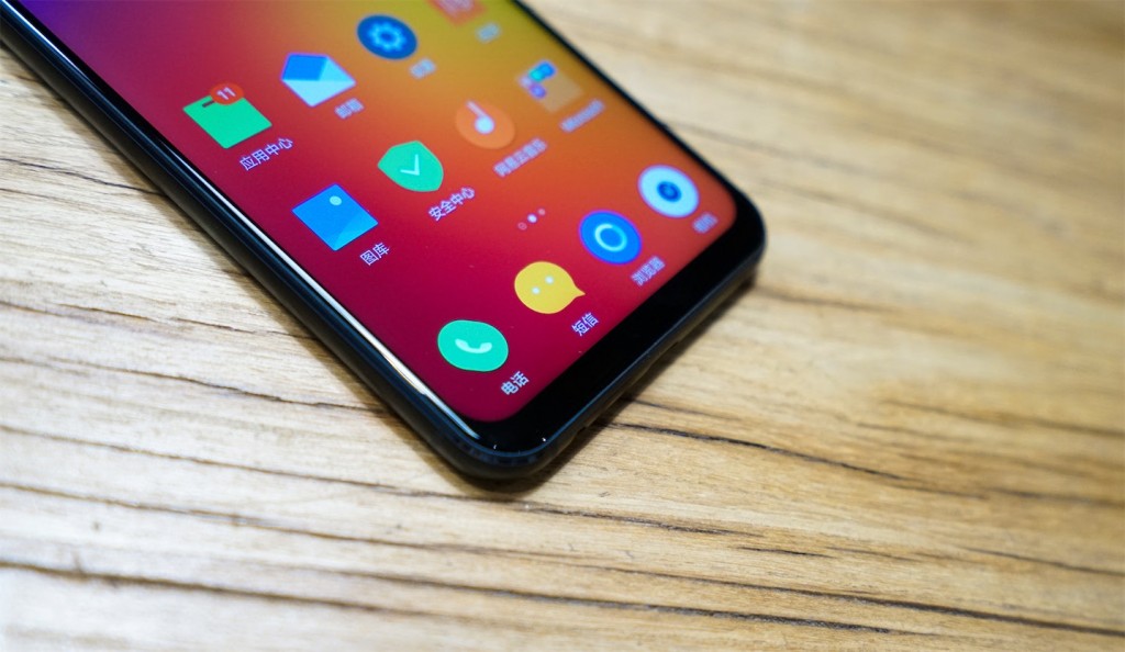 “全面屏暴利終結(jié)者”聯(lián)想Z5深度評測-鋒巢網(wǎng)