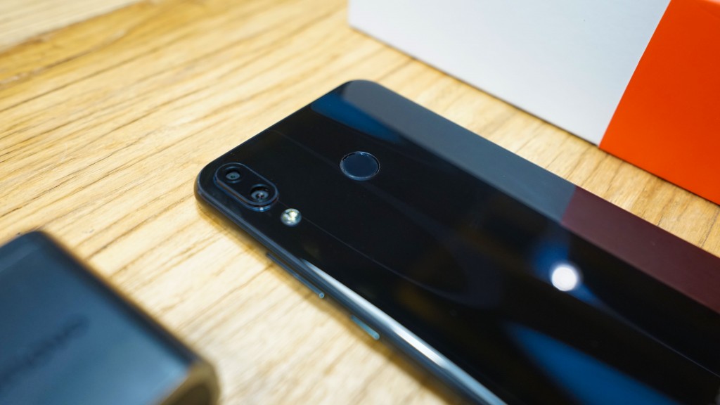 “全面屏暴利終結(jié)者”聯(lián)想Z5深度評測-鋒巢網(wǎng)