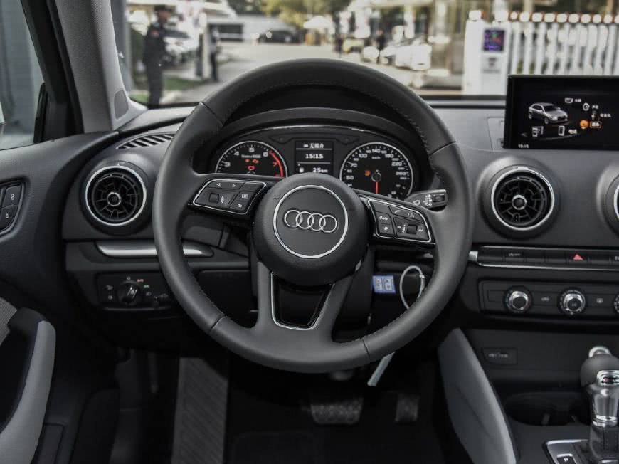 奧迪進(jìn)口1.4T加雙離合18萬簡直不敢相信-鋒巢網(wǎng)