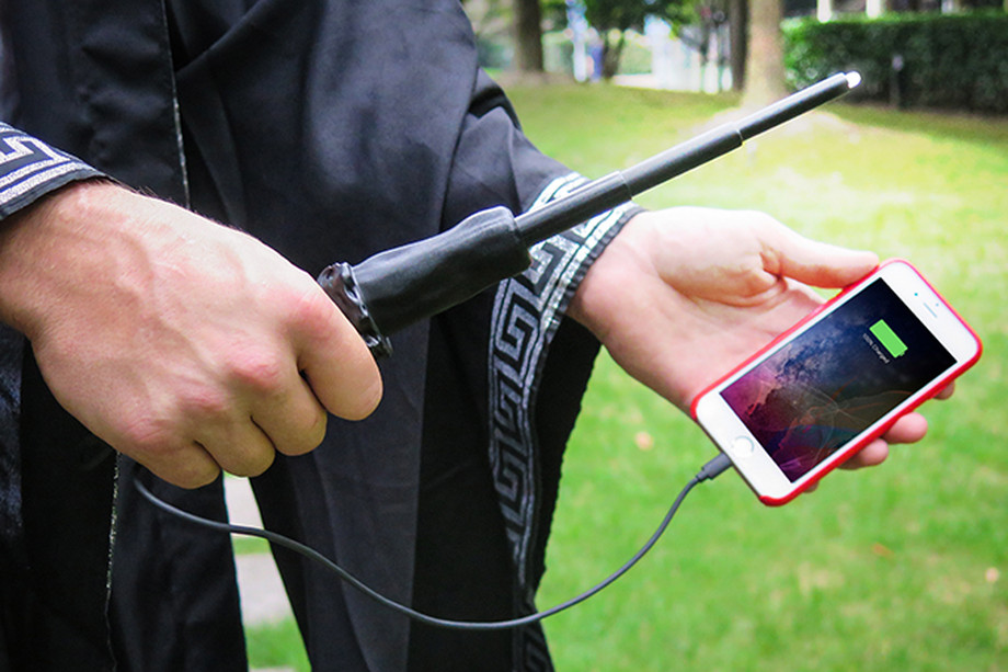 這個(gè)未經(jīng)授權(quán)的《哈利波特》電池組把一個(gè)更糟糕的產(chǎn)品變成了一個(gè)糟糕的雙關(guān)語(yǔ)-鋒巢網(wǎng)