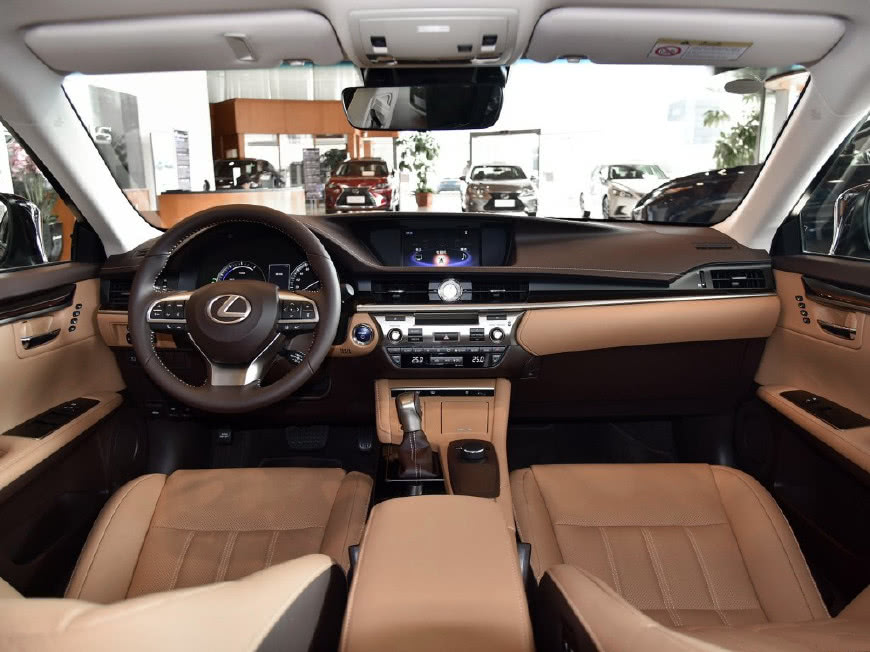 新版雷克薩斯ES亮相  寶馬5系涼涼-鋒巢網(wǎng)