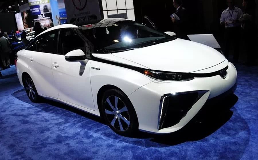 豐田的Mirai不燒一滴油不耗一度電？-鋒巢網(wǎng)