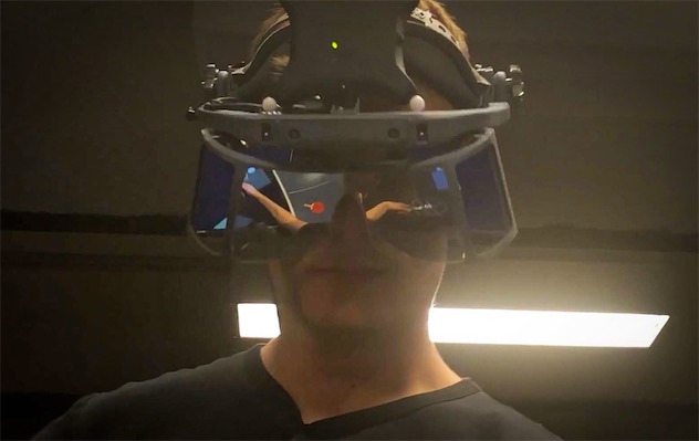 基于現(xiàn)實乒乓球桌演示的Leap Motion AR耳機-鋒巢網(wǎng)