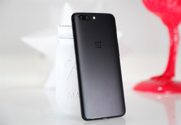 一加5/5T迎來史上重大更新，加入Project Treble-鋒巢網(wǎng)