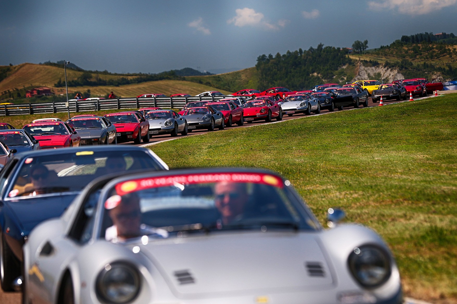 慶祝 Dino 亮相 50 周年，場(chǎng)面極為震撼！-鋒巢網(wǎng)