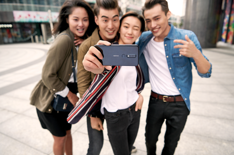 專為亞洲人膚色設(shè)計(jì) 諾基亞 X5 新品手機(jī)浪漫來(lái)襲-鋒巢網(wǎng)