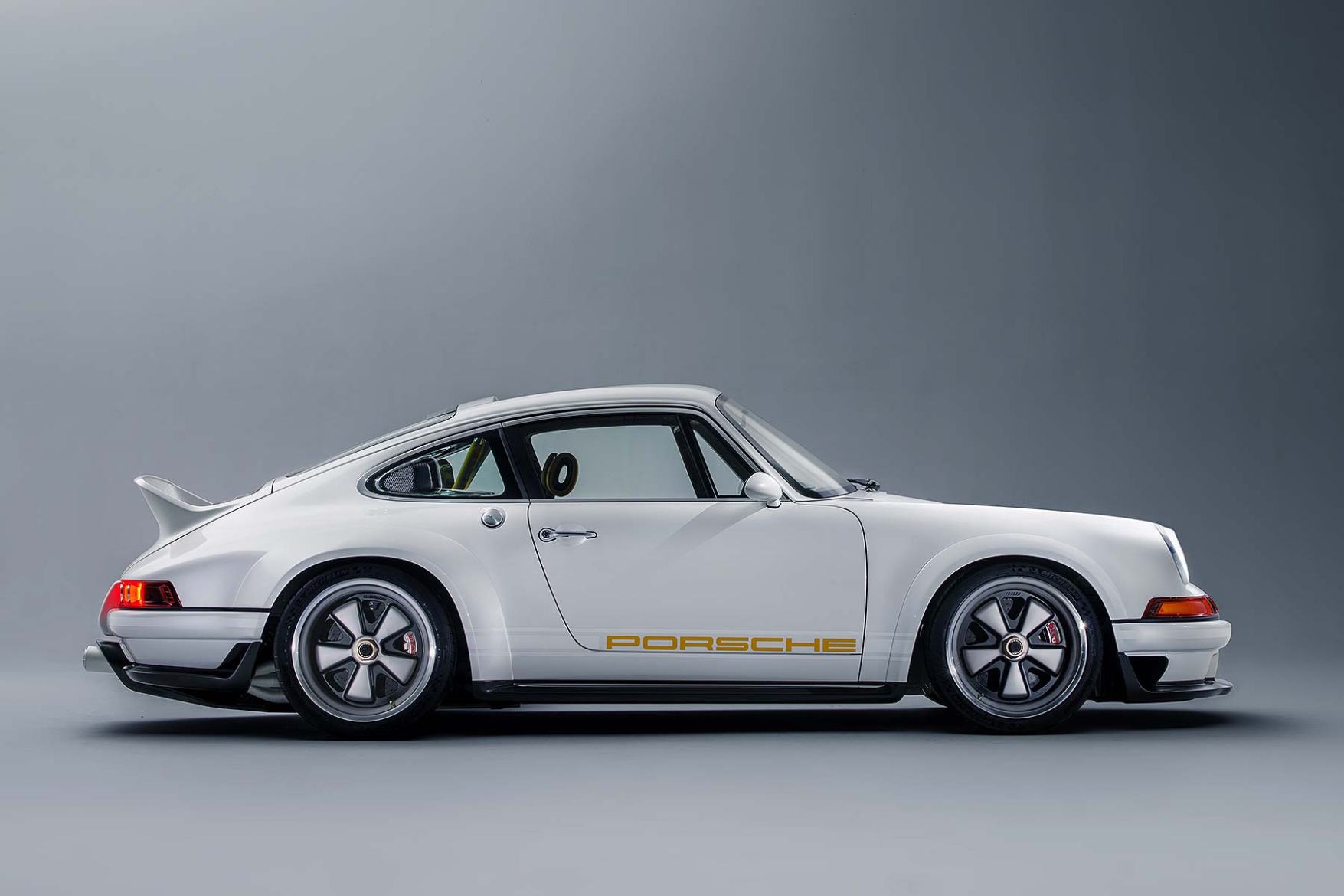 Singer Vehicle Design x Williams Advanced Engineering合作，Porsche 911 誕生！-鋒巢網(wǎng)