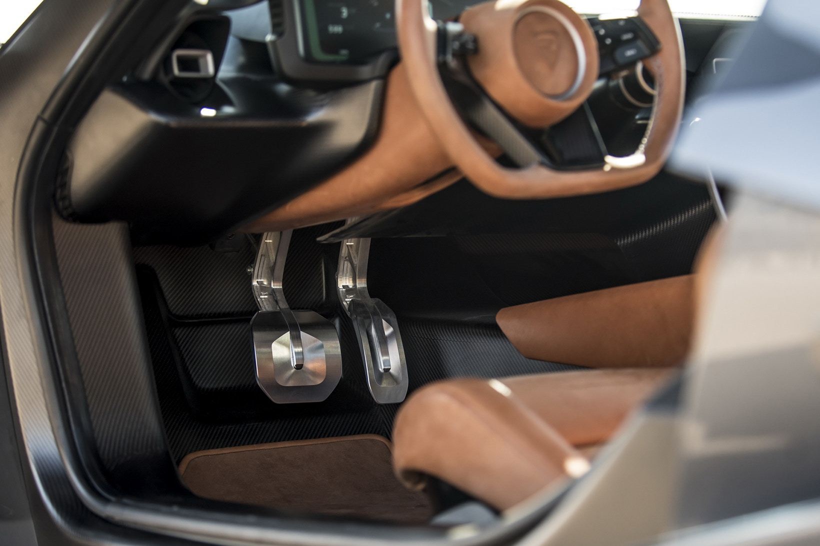 Rimac 純電動(dòng)超跑 C_Two 震撼亮相！-鋒巢網(wǎng)